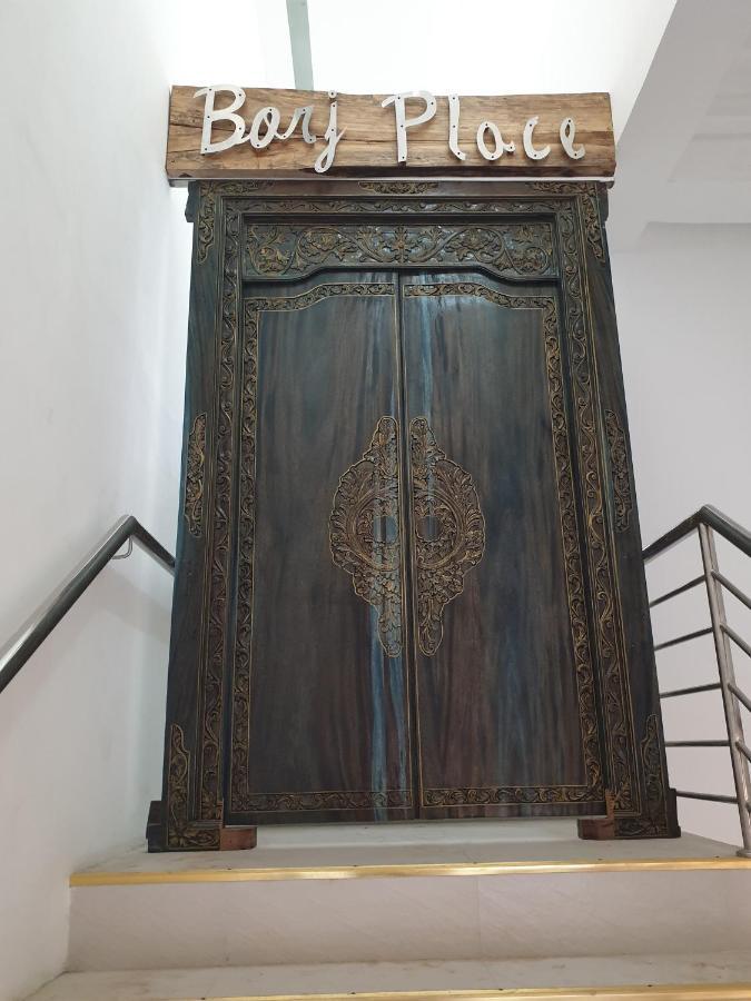 Borj Place Naga  Buitenkant foto